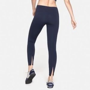 Outdoor Voices Sprint Thermal Legging in Navy